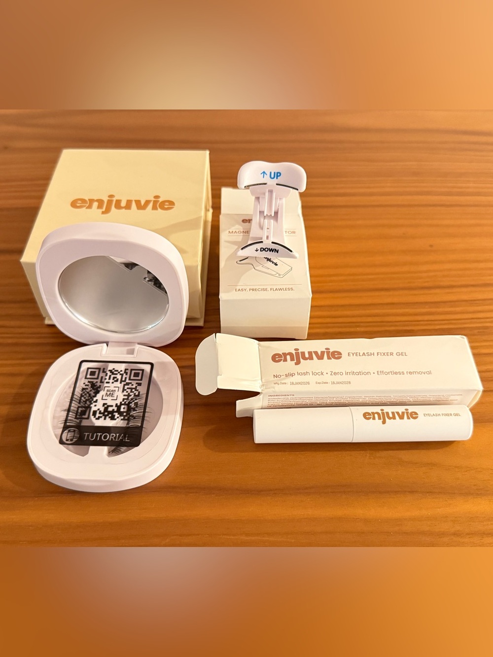 Enjuvie magnetic lash kit in Bombshell